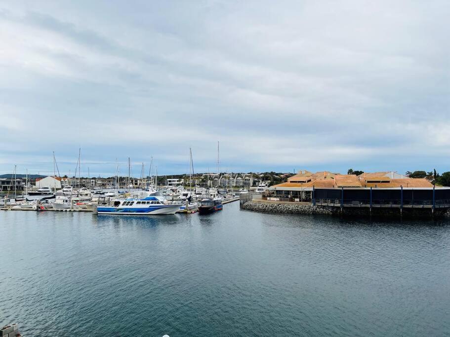 Waterfront Townhouse - Picturesque Marina Views Apartment Port Lincoln Bagian luar foto